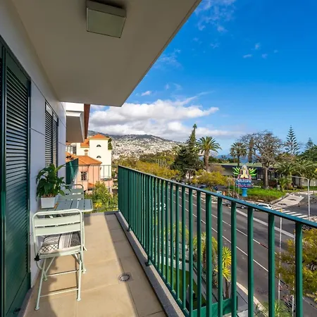 Manny Quinta Vitoria, By Pausa * Φουνκάλ