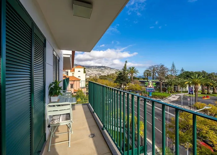 Manny Quinta Vitoria, By Pausa * Φουνκάλ